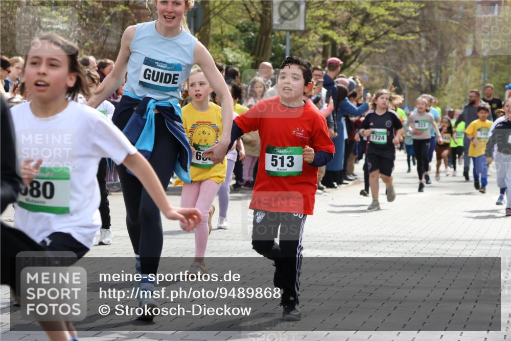 12.04.2026 - 45. Internationalen Wilhelmsburger Insellauf Strokosch-Dieckow http://msf.ph/oto/9489868 12.04.2026 14:35:31 Ziel 1728, 474, 484, 137, 582, 334, 514, 594, 680, 851, 515, 432, 513, 442, 603, 364, 425, 813, 674, 1724 meine-sportfotos.de