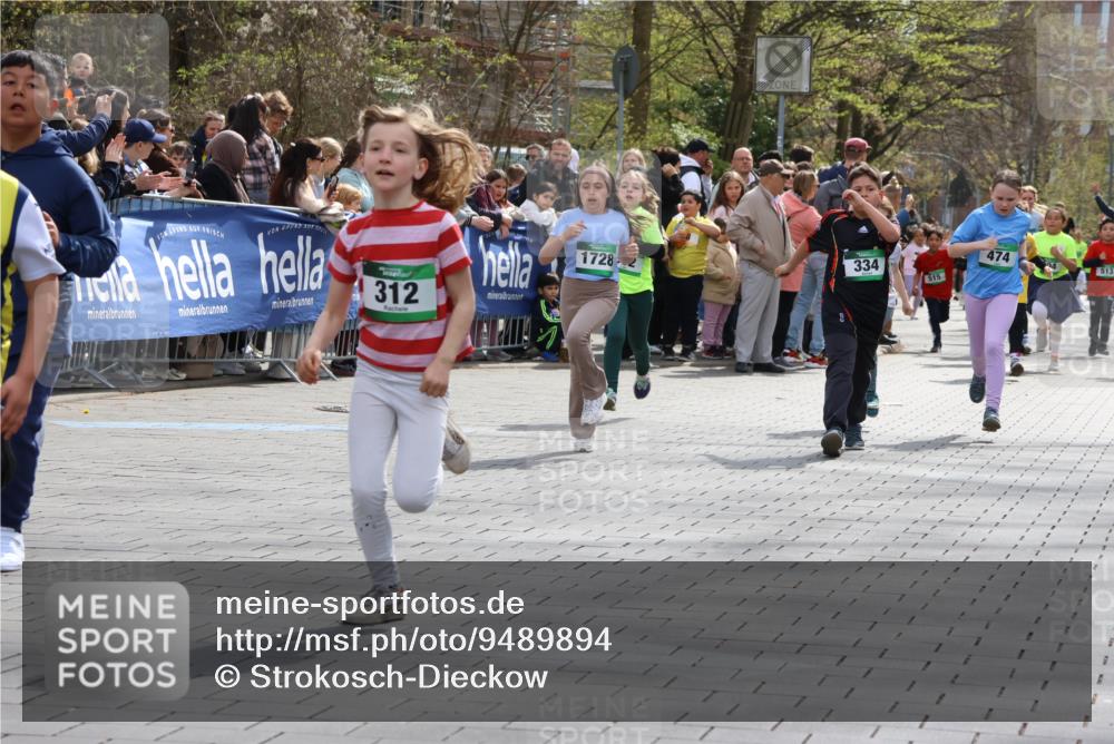12.04.2026 - 45. Internationalen Wilhelmsburger Insellauf Strokosch-Dieckow http://msf.ph/oto/9489894 12.04.2026 14:35:23 Ziel 419, 80, 366, 574, 1017, 1717, 312, 340, 848, 1728, 474, 484, 137, 582, 334 meine-sportfotos.de