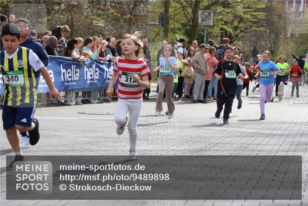 12.04.2026 - 45. Internationalen Wilhelmsburger Insellauf Strokosch-Dieckow http://msf.ph/oto/9489898 12.04.2026 14:35:23 Ziel 419, 80, 366, 574, 1017, 1717, 312, 340, 848, 1728, 474, 484, 137, 582, 334 meine-sportfotos.de