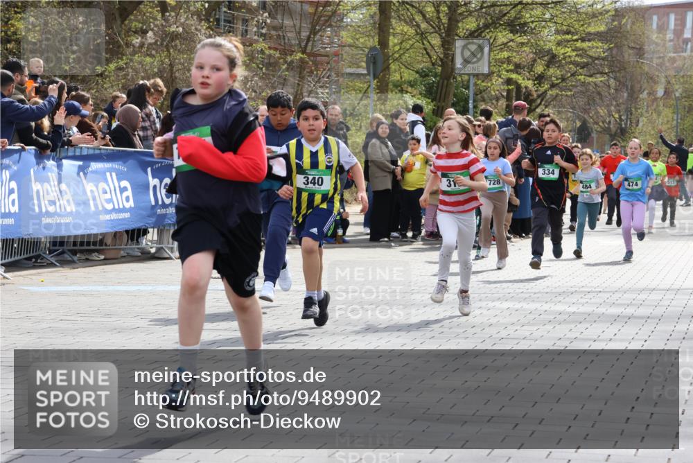 12.04.2026 - 45. Internationalen Wilhelmsburger Insellauf Strokosch-Dieckow http://msf.ph/oto/9489902 12.04.2026 14:35:22 Ziel 419, 80, 366, 574, 1017, 1717, 312, 340, 848, 1728, 474, 484, 137, 582 meine-sportfotos.de