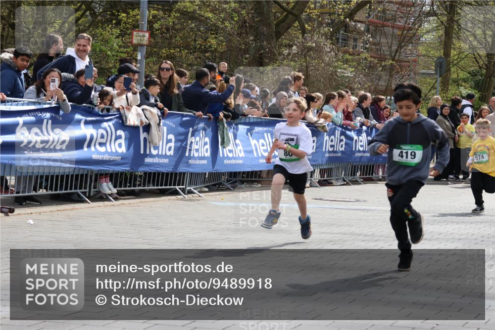 12.04.2026 - 45. Internationalen Wilhelmsburger Insellauf Strokosch-Dieckow http://msf.ph/oto/9489918 12.04.2026 14:35:17 Ziel 1703, 156, 659, 873, 142, 522, 1009, 419, 80, 366, 574, 1017, 1717 meine-sportfotos.de