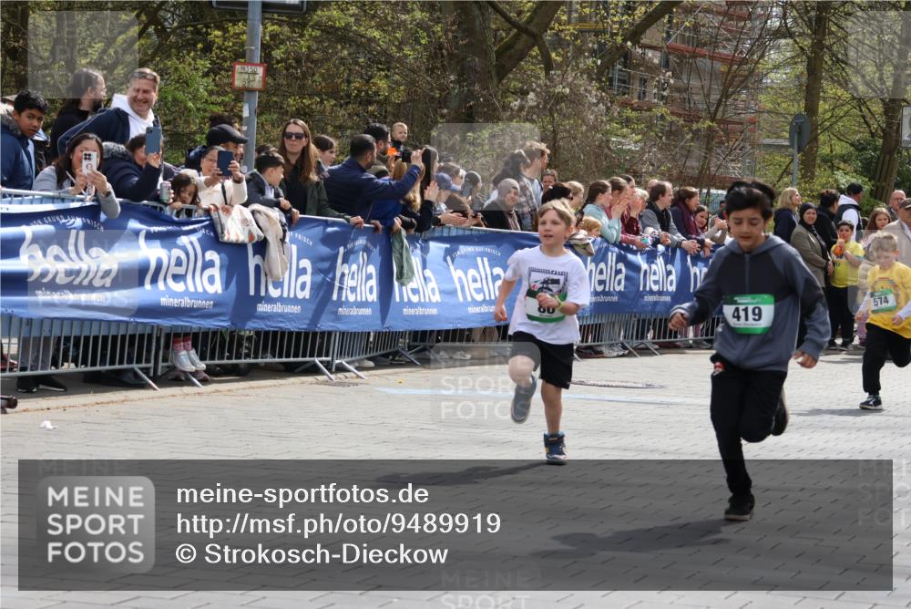 12.04.2026 - 45. Internationalen Wilhelmsburger Insellauf Strokosch-Dieckow http://msf.ph/oto/9489919 12.04.2026 14:35:17 Ziel 1703, 156, 659, 873, 142, 522, 1009, 419, 80, 366, 574, 1017, 1717 meine-sportfotos.de