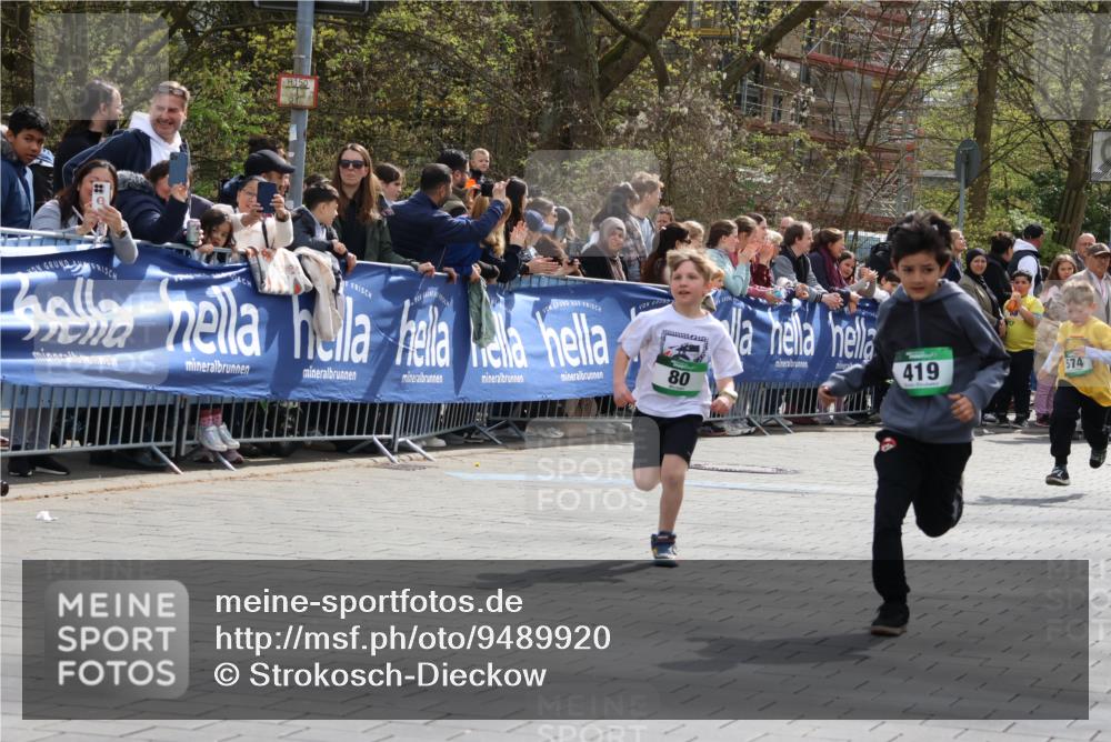 12.04.2026 - 45. Internationalen Wilhelmsburger Insellauf Strokosch-Dieckow http://msf.ph/oto/9489920 12.04.2026 14:35:17 Ziel 1703, 156, 659, 873, 142, 522, 1009, 419, 80, 366, 574, 1017, 1717 meine-sportfotos.de