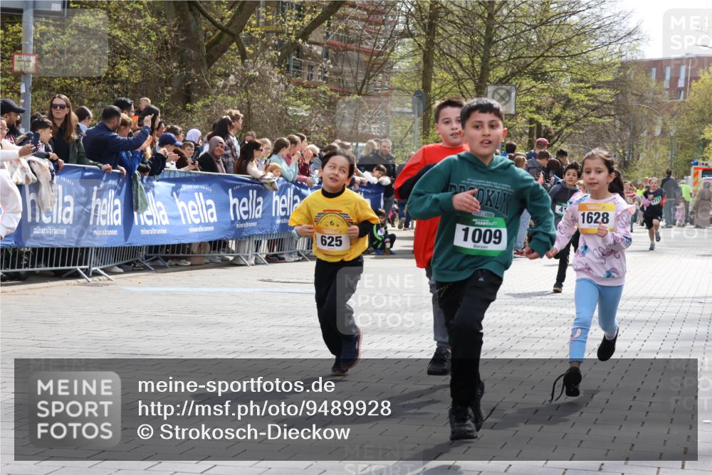 12.04.2026 - 45. Internationalen Wilhelmsburger Insellauf Strokosch-Dieckow http://msf.ph/oto/9489928 12.04.2026 14:35:14 Ziel 415, 1707, 846, 842, 1703, 156, 659, 873, 142, 522, 1009, 419, 80, 366, 574 meine-sportfotos.de