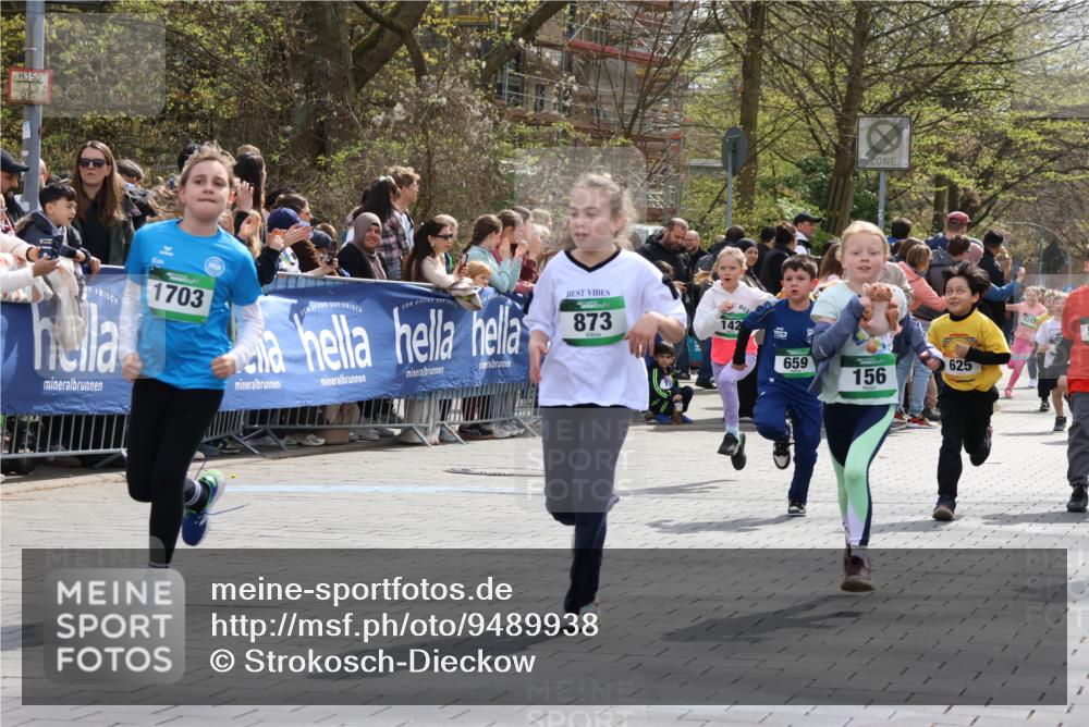 12.04.2026 - 45. Internationalen Wilhelmsburger Insellauf Strokosch-Dieckow http://msf.ph/oto/9489938 12.04.2026 14:35:12 Ziel 166, 836, 869, 415, 1707, 846, 842, 1703, 156, 659, 873, 142, 522, 1009, 419, 80 meine-sportfotos.de