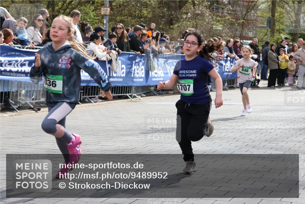 12.04.2026 - 45. Internationalen Wilhelmsburger Insellauf Strokosch-Dieckow http://msf.ph/oto/9489952 12.04.2026 14:35:09 Ziel 69, 470, 1750, 163, 166, 836, 869, 415, 1707, 846, 842, 1703, 156, 659, 873, 142, 522, 1009 meine-sportfotos.de