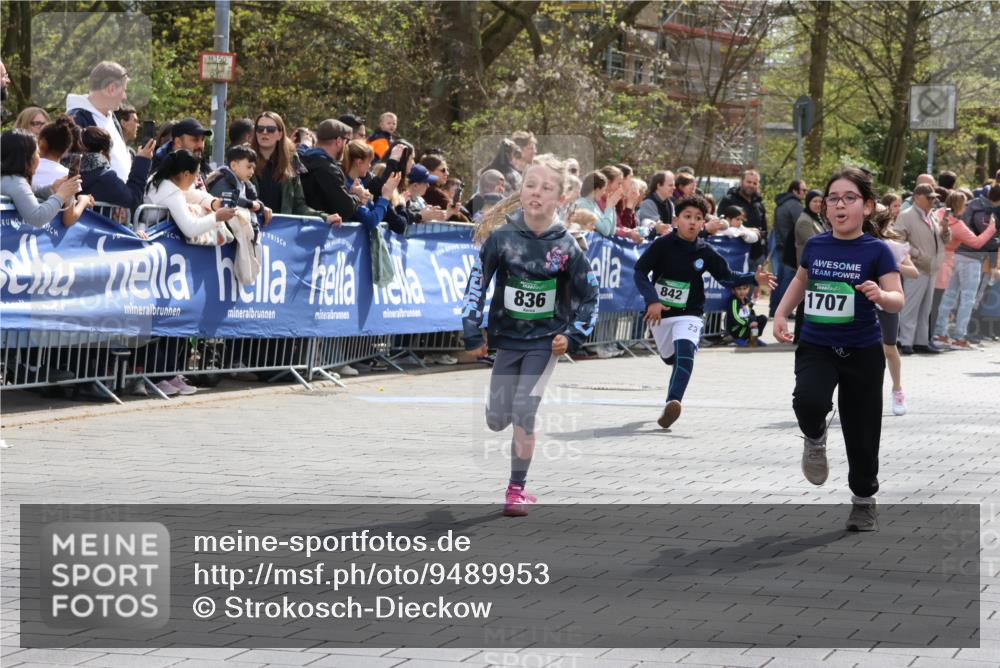 12.04.2026 - 45. Internationalen Wilhelmsburger Insellauf Strokosch-Dieckow http://msf.ph/oto/9489953 12.04.2026 14:35:08 Ziel 677, 69, 470, 1750, 163, 166, 836, 869, 415, 1707, 846, 842, 1703, 156, 659, 873, 142, 522 meine-sportfotos.de