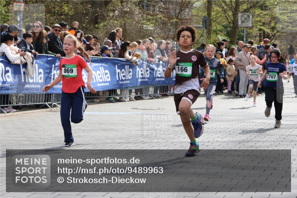 12.04.2026 - 45. Internationalen Wilhelmsburger Insellauf Strokosch-Dieckow http://msf.ph/oto/9489963 12.04.2026 14:35:06 Ziel 677, 69, 470, 1750, 163, 166, 836, 869, 415, 1707, 846, 842 meine-sportfotos.de