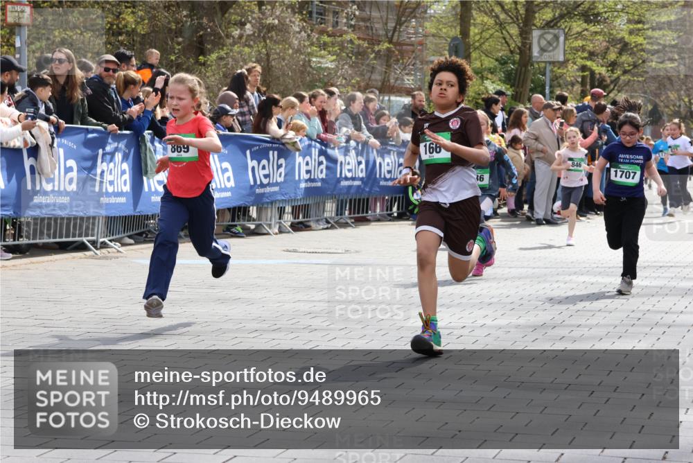 12.04.2026 - 45. Internationalen Wilhelmsburger Insellauf Strokosch-Dieckow http://msf.ph/oto/9489965 12.04.2026 14:35:06 Ziel 677, 69, 470, 1750, 163, 166, 836, 869, 415, 1707, 846, 842 meine-sportfotos.de