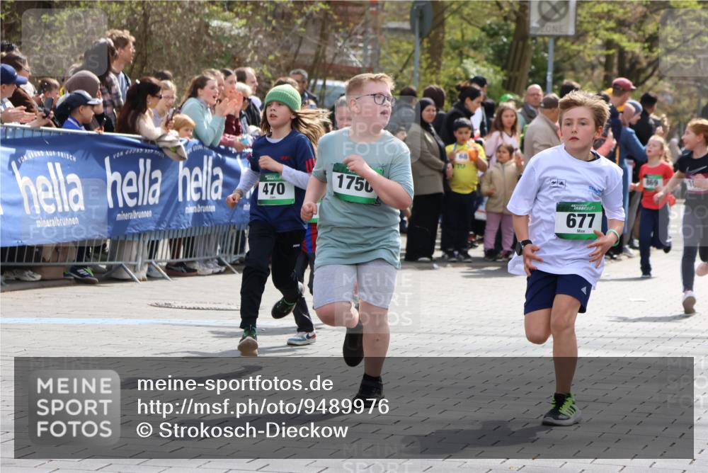 12.04.2026 - 45. Internationalen Wilhelmsburger Insellauf Strokosch-Dieckow http://msf.ph/oto/9489976 12.04.2026 14:35:02 Ziel 556, 840, 864, 288, 1725, 550, 527, 1721, 616, 816, 677, 69, 470, 1750, 163, 166, 836, 869 meine-sportfotos.de