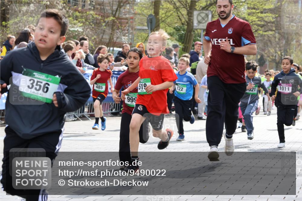 12.04.2026 - 45. Internationalen Wilhelmsburger Insellauf Strokosch-Dieckow http://msf.ph/oto/9490022 12.04.2026 14:34:49 Ziel 538, 40, 303, 993, 519, 999, 622, 471, 356, 47, 1021, 485, 489, 1016, 122, 476, 472, 575, 287, 326, 464, 1706, 346, 1726 meine-sportfotos.de