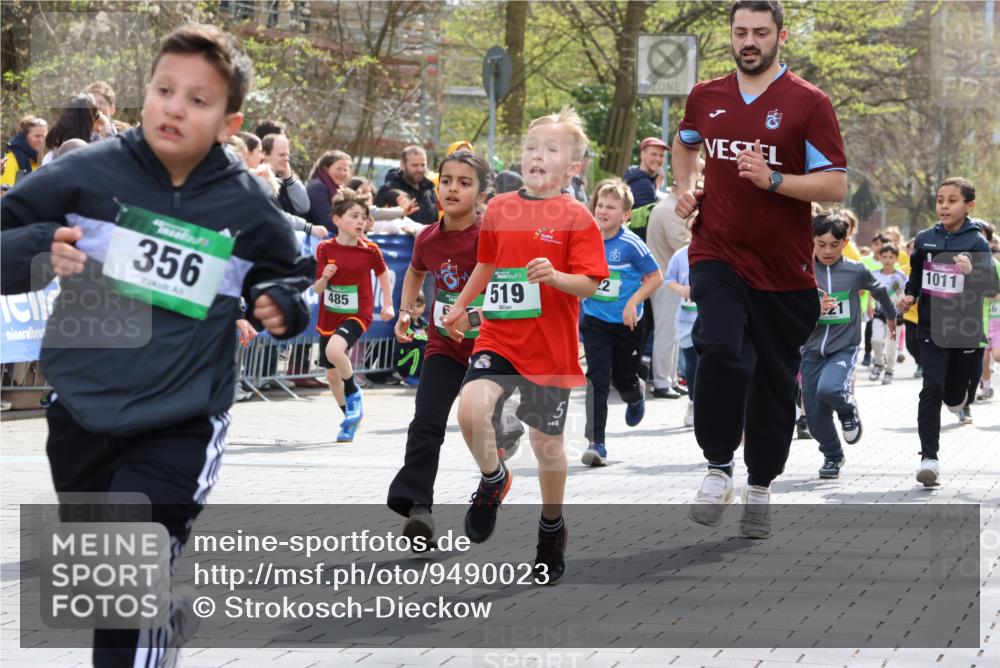 12.04.2026 - 45. Internationalen Wilhelmsburger Insellauf Strokosch-Dieckow http://msf.ph/oto/9490023 12.04.2026 14:34:49 Ziel 538, 40, 303, 993, 519, 999, 622, 471, 356, 47, 1021, 485, 489, 1016, 122, 476, 472, 575, 287, 326, 464, 1706, 346, 1726 meine-sportfotos.de