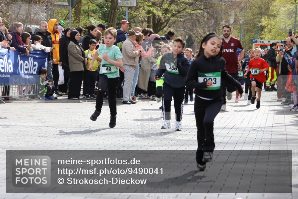 12.04.2026 - 45. Internationalen Wilhelmsburger Insellauf Strokosch-Dieckow http://msf.ph/oto/9490041 12.04.2026 14:34:46 Ziel 16, 837, 311, 589, 808, 1720, 538, 40, 303, 993, 519, 999, 622, 471, 356, 47, 1021, 485, 489, 1016, 122, 476, 472 meine-sportfotos.de