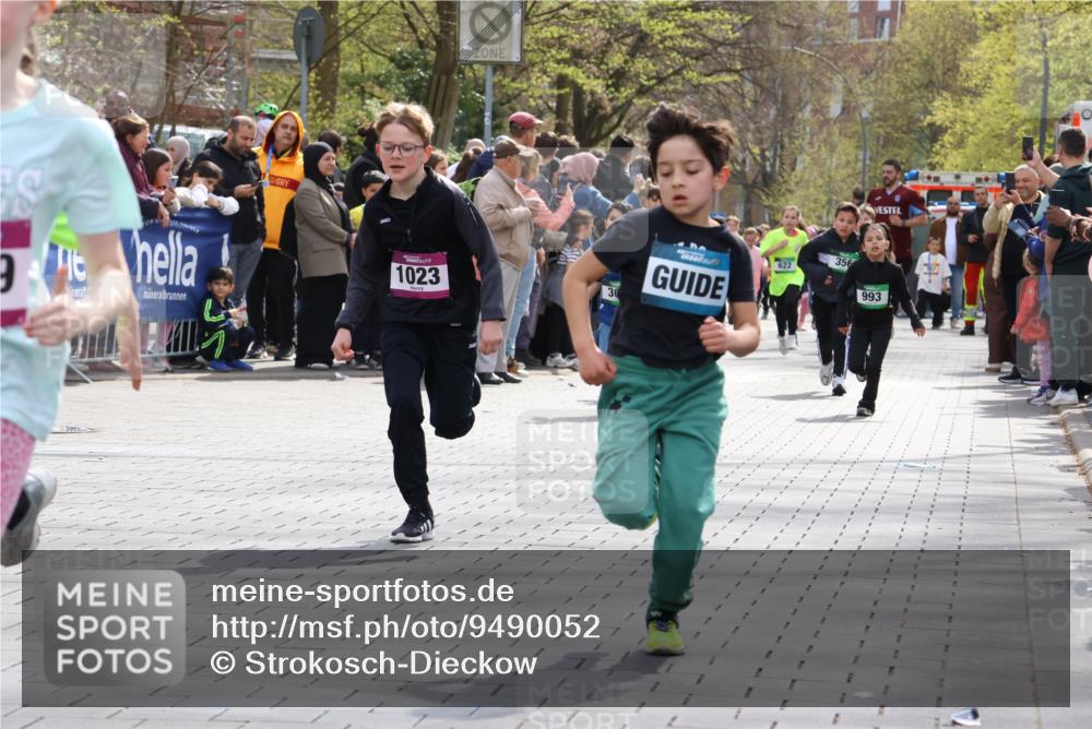 12.04.2026 - 45. Internationalen Wilhelmsburger Insellauf Strokosch-Dieckow http://msf.ph/oto/9490052 12.04.2026 14:34:42 Ziel 291, 144, 995, 590, 436, 110, 524, 660, 843, 815, 423, 16, 837, 311, 589, 808, 1720, 538, 40, 303, 993 meine-sportfotos.de