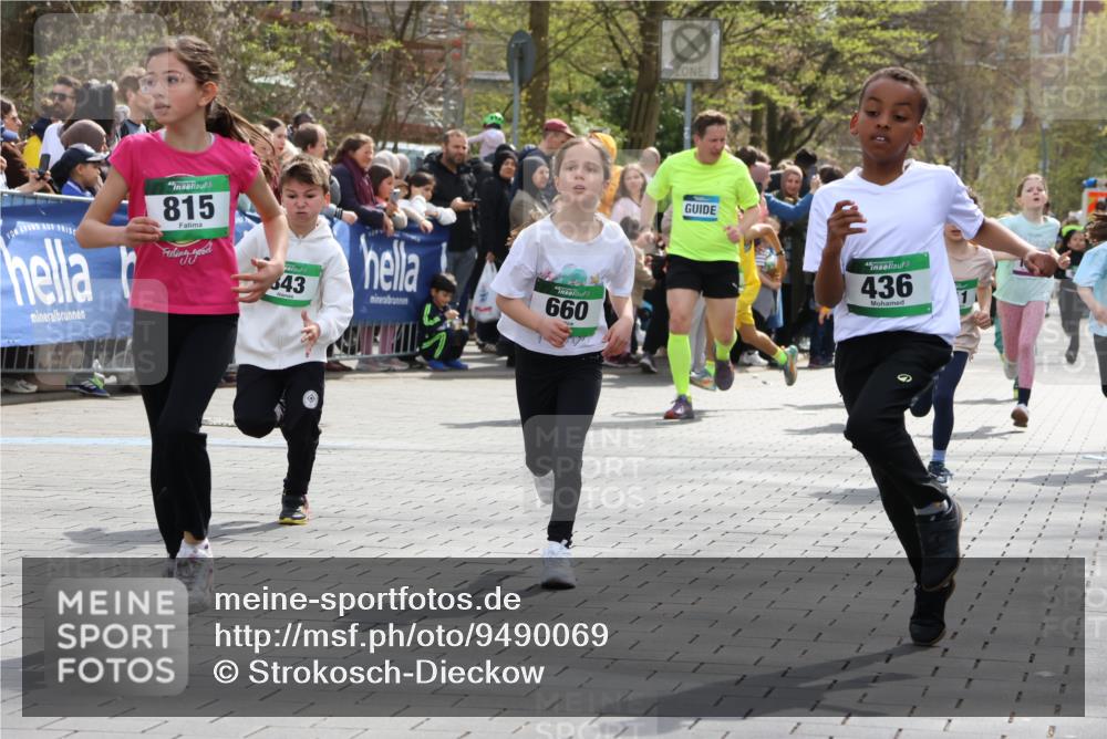 12.04.2026 - 45. Internationalen Wilhelmsburger Insellauf Strokosch-Dieckow http://msf.ph/oto/9490069 12.04.2026 14:34:38 Ziel 146, 841, 1076, 1711, 443, 291, 144, 995, 590, 436, 110, 524, 660, 843, 815, 423, 16, 837, 311, 589, 808, 1720 meine-sportfotos.de