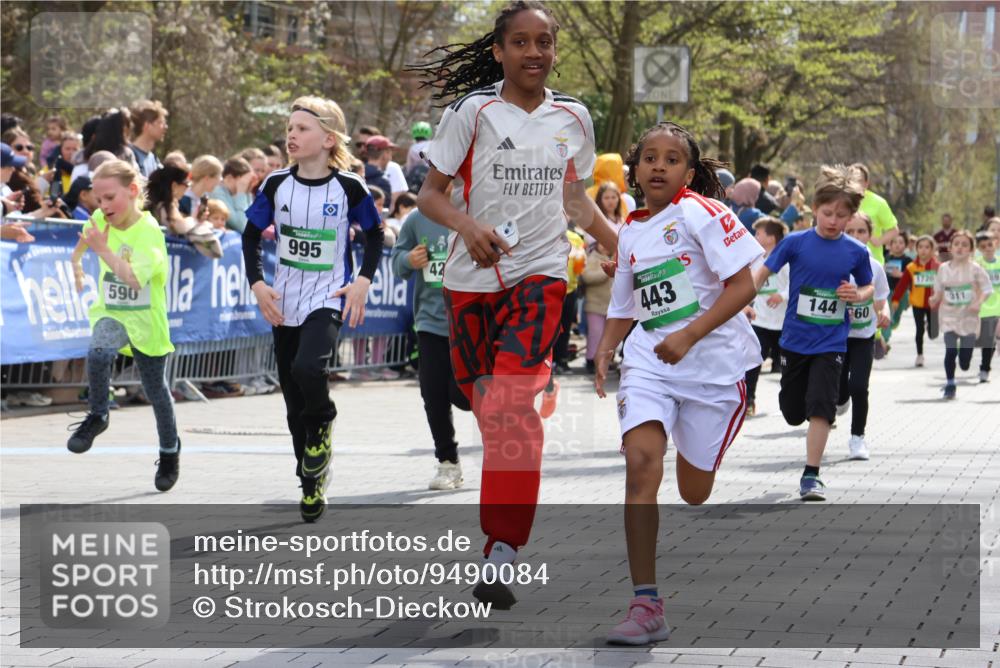12.04.2026 - 45. Internationalen Wilhelmsburger Insellauf Strokosch-Dieckow http://msf.ph/oto/9490084 12.04.2026 14:34:35 Ziel 1712, 809, 27, 332, 305, 853, 28, 146, 841, 1076, 1711, 443, 291, 144, 995, 590, 436, 110, 524, 660, 843, 815, 423, 16, 837, 311 meine-sportfotos.de