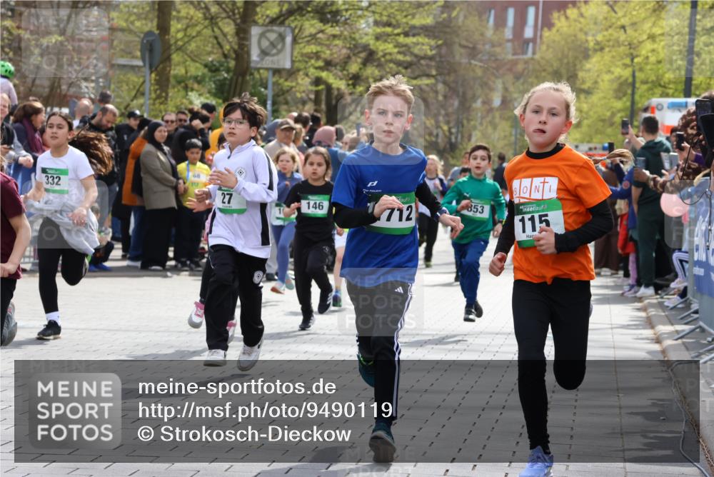 12.04.2026 - 45. Internationalen Wilhelmsburger Insellauf Strokosch-Dieckow http://msf.ph/oto/9490119 12.04.2026 14:34:28 Ziel 314, 1718, 160, 483, 839, 1713, 1723, 1730, 115, 1026, 1712, 809, 27, 332, 305, 853, 28, 146, 841, 1076, 1711 meine-sportfotos.de