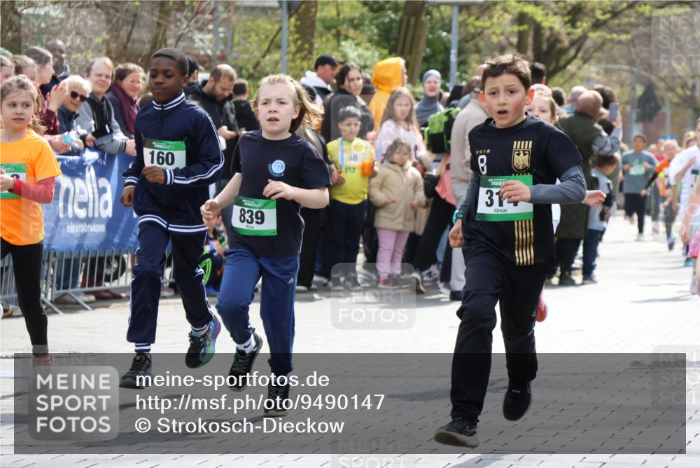 12.04.2026 - 45. Internationalen Wilhelmsburger Insellauf Strokosch-Dieckow http://msf.ph/oto/9490147 12.04.2026 14:34:21 Ziel 1731, 1722, 32, 33, 104, 314, 1718, 160, 483, 839, 1713, 1723, 1730 meine-sportfotos.de
