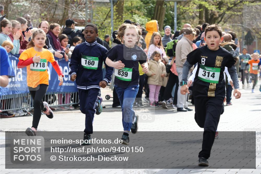 12.04.2026 - 45. Internationalen Wilhelmsburger Insellauf Strokosch-Dieckow http://msf.ph/oto/9490150 12.04.2026 14:34:20 Ziel 1014, 1731, 1722, 32, 33, 104, 314, 1718, 160, 483, 839, 1713, 1723, 1730 meine-sportfotos.de