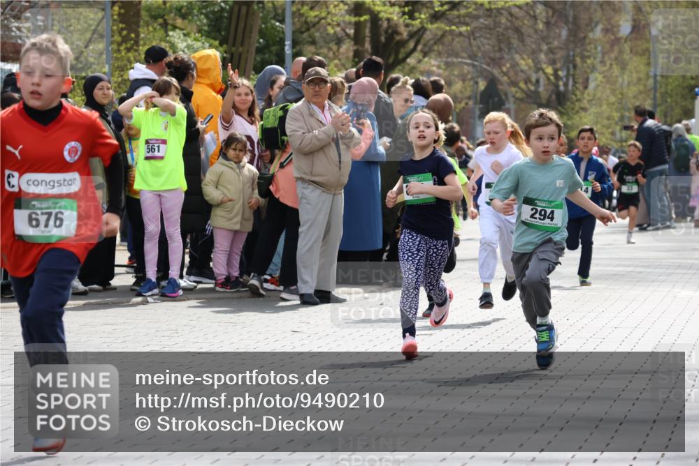 12.04.2026 - 45. Internationalen Wilhelmsburger Insellauf Strokosch-Dieckow http://msf.ph/oto/9490210 12.04.2026 14:34:08 Ziel 89, 5, 59, 676, 294, 870, 39, 649, 552, 1014 meine-sportfotos.de
