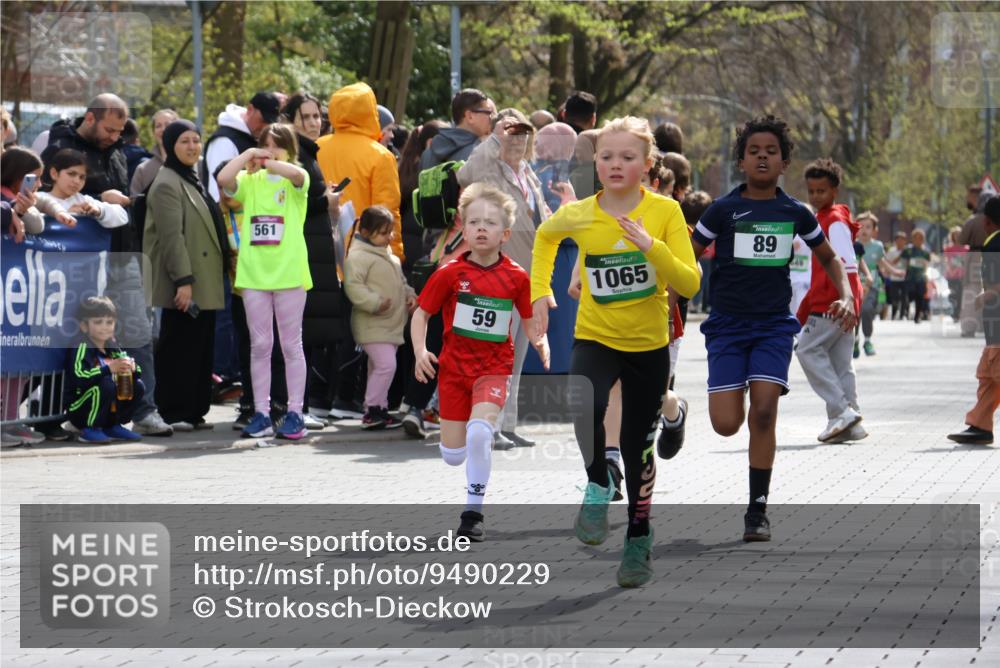 12.04.2026 - 45. Internationalen Wilhelmsburger Insellauf Strokosch-Dieckow http://msf.ph/oto/9490229 12.04.2026 14:34:00 Ziel 669, 290, 120, 1065, 89, 5, 59 meine-sportfotos.de