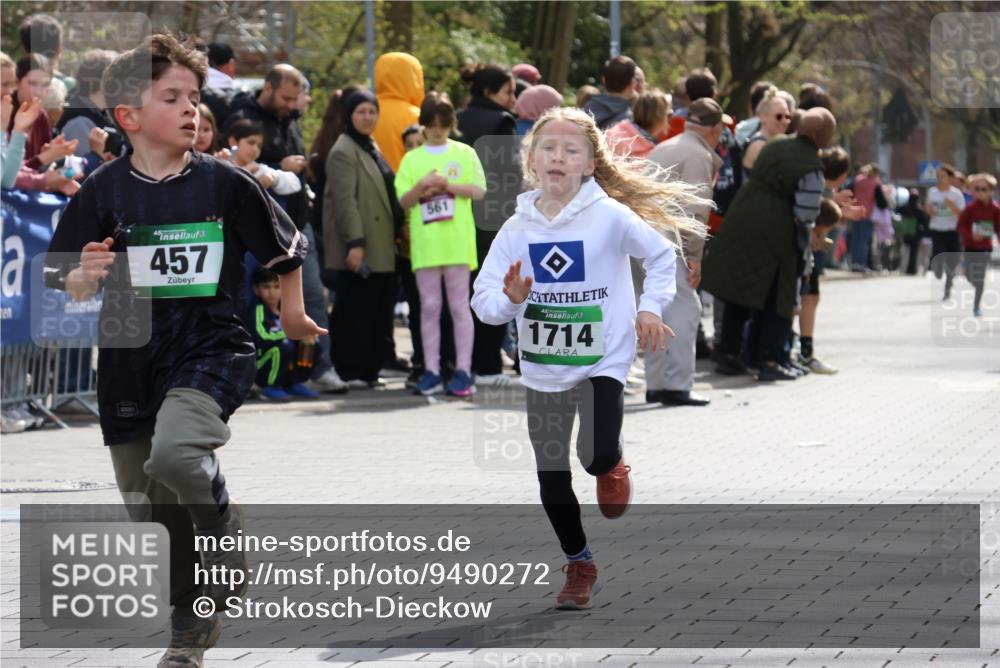 12.04.2026 - 45. Internationalen Wilhelmsburger Insellauf Strokosch-Dieckow http://msf.ph/oto/9490272 12.04.2026 14:33:43 Ziel 72, 671, 457, 1714, 1716 meine-sportfotos.de