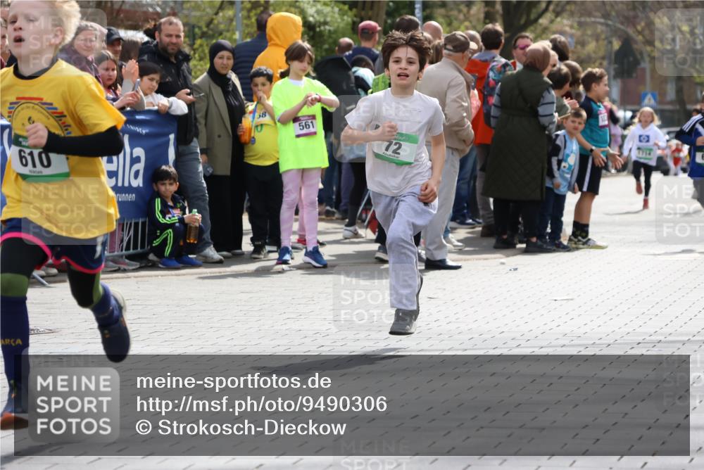 12.04.2026 - 45. Internationalen Wilhelmsburger Insellauf Strokosch-Dieckow http://msf.ph/oto/9490306 12.04.2026 14:33:35 Ziel 610, 72, 671 meine-sportfotos.de