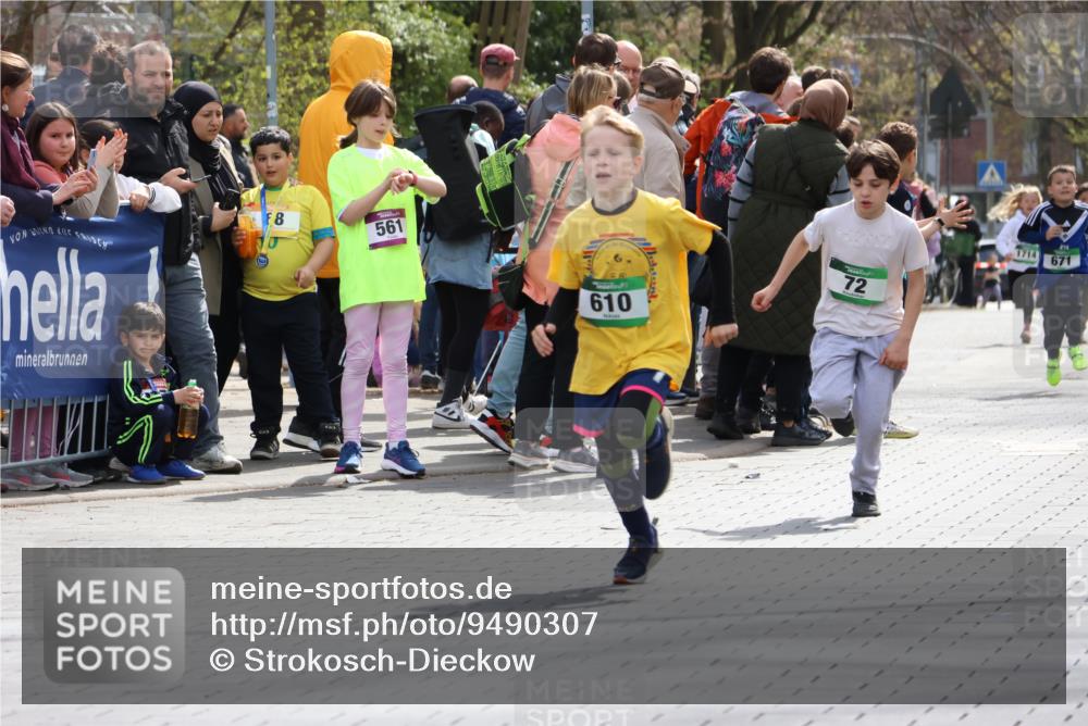 12.04.2026 - 45. Internationalen Wilhelmsburger Insellauf Strokosch-Dieckow http://msf.ph/oto/9490307 12.04.2026 14:33:33 Ziel 610, 72 meine-sportfotos.de