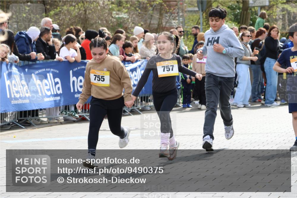 12.04.2026 - 45. Internationalen Wilhelmsburger Insellauf Strokosch-Dieckow http://msf.ph/oto/9490375 12.04.2026 14:22:45 Ziel 1609, 780, 743, 778, 779, 68, 757, 755, 765, 569, 766 meine-sportfotos.de