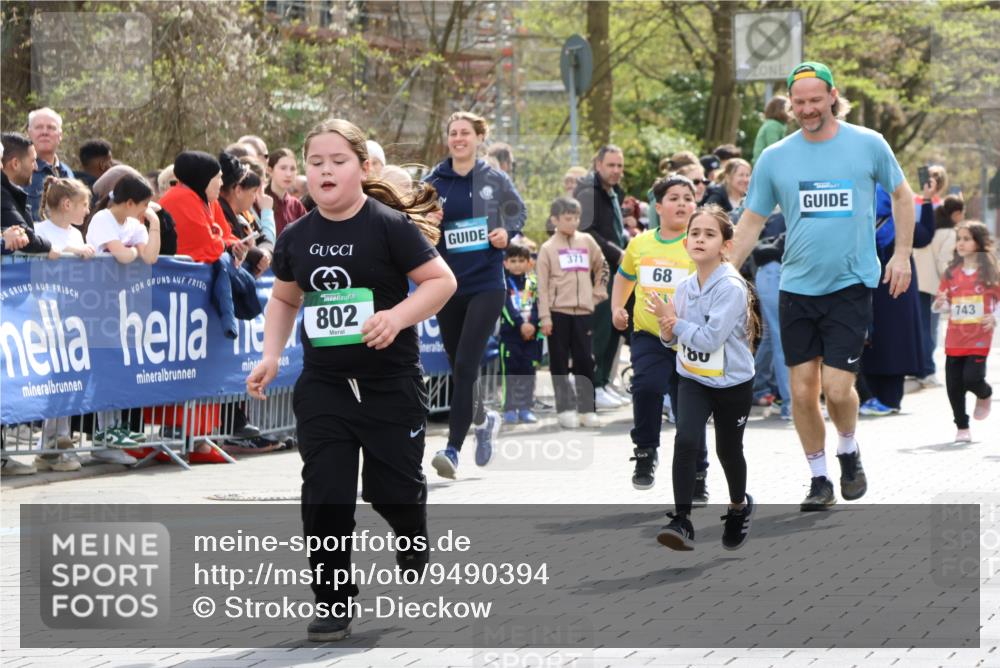 12.04.2026 - 45. Internationalen Wilhelmsburger Insellauf Strokosch-Dieckow http://msf.ph/oto/9490394 12.04.2026 14:22:38 Ziel 670, 327, 1609, 780, 743, 778, 779 meine-sportfotos.de