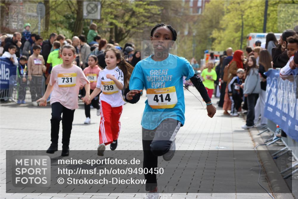 12.04.2026 - 45. Internationalen Wilhelmsburger Insellauf Strokosch-Dieckow http://msf.ph/oto/9490450 12.04.2026 14:22:14 Ziel 1615, 289, 668, 926, 981, 1620, 414, 805, 272, 124, 731, 739 meine-sportfotos.de