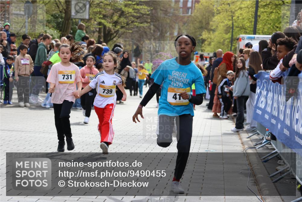 12.04.2026 - 45. Internationalen Wilhelmsburger Insellauf Strokosch-Dieckow http://msf.ph/oto/9490455 12.04.2026 14:22:14 Ziel 1615, 289, 668, 926, 981, 1620, 414, 805, 272, 124, 731, 739 meine-sportfotos.de