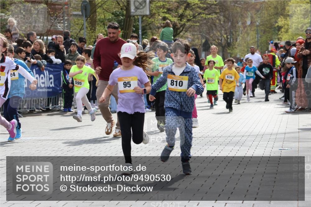 12.04.2026 - 45. Internationalen Wilhelmsburger Insellauf Strokosch-Dieckow http://msf.ph/oto/9490530 12.04.2026 14:21:52 Ziel 316, 792, 763, 255, 65, 1617, 969, 799, 974, 482, 236, 810, 488, 814, 95, 409, 595, 673, 924, 824 meine-sportfotos.de