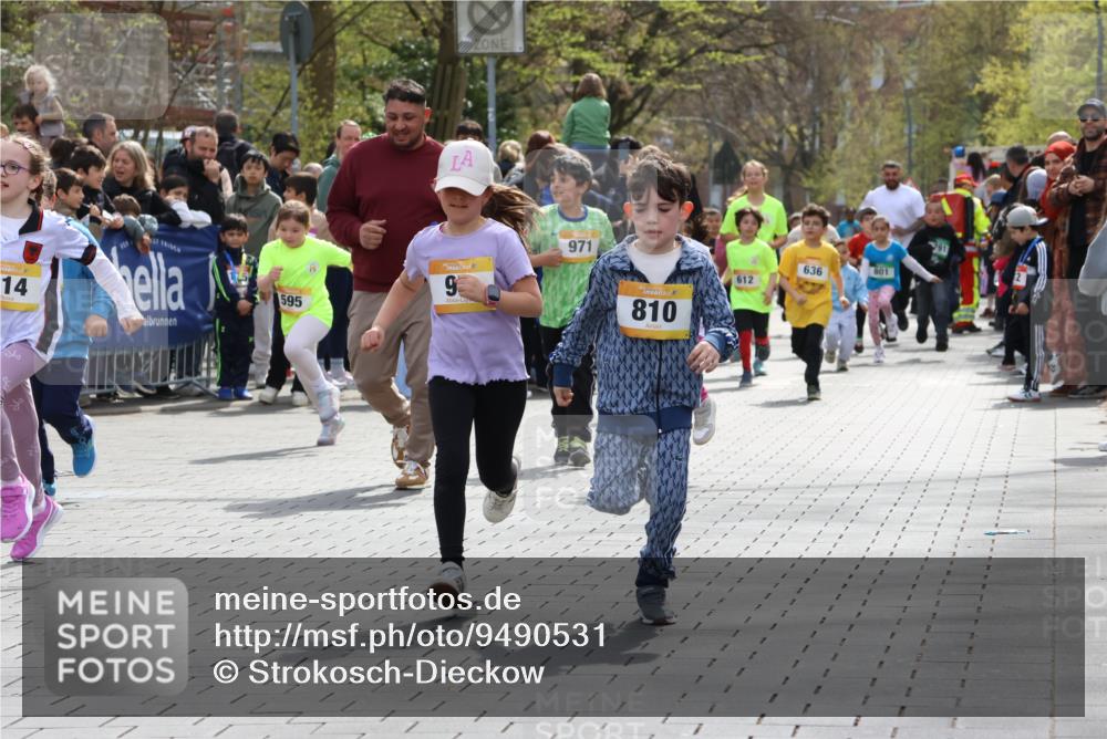 12.04.2026 - 45. Internationalen Wilhelmsburger Insellauf Strokosch-Dieckow http://msf.ph/oto/9490531 12.04.2026 14:21:52 Ziel 316, 792, 763, 255, 65, 1617, 969, 799, 974, 482, 236, 810, 488, 814, 95, 409, 595, 673, 924, 824 meine-sportfotos.de