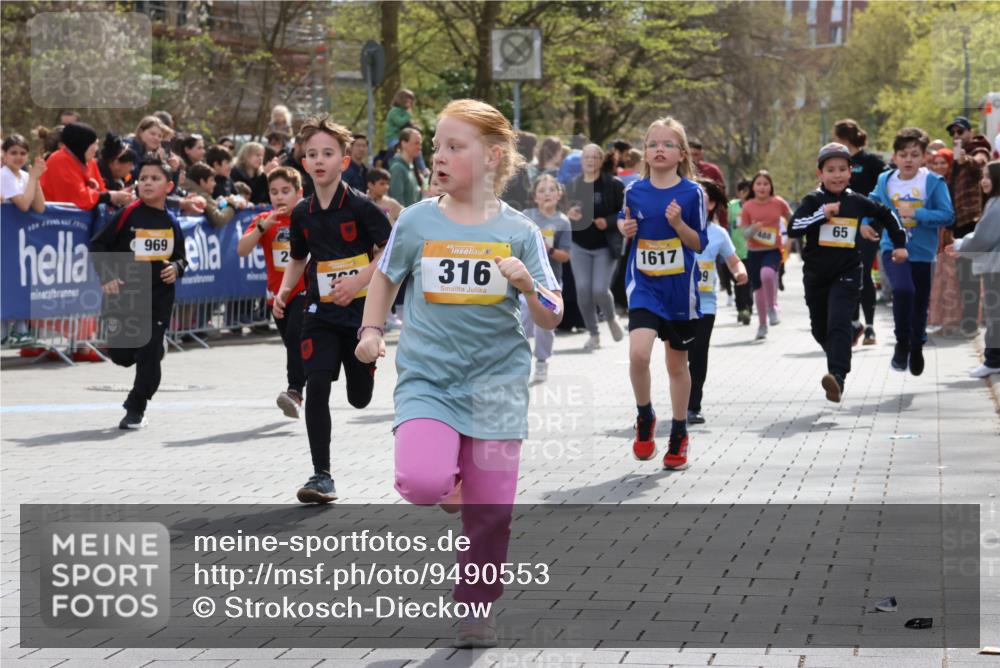 12.04.2026 - 45. Internationalen Wilhelmsburger Insellauf Strokosch-Dieckow http://msf.ph/oto/9490553 12.04.2026 14:21:46 Ziel 838, 234, 111, 66, 136, 729, 769, 646, 159, 1622, 317, 283, 134, 316, 792, 763, 255, 65, 1617, 969, 799, 974, 482, 236, 810, 488 meine-sportfotos.de