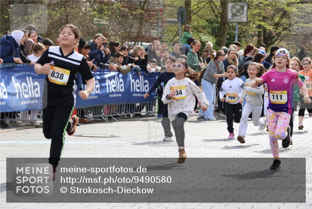 12.04.2026 - 45. Internationalen Wilhelmsburger Insellauf Strokosch-Dieckow http://msf.ph/oto/9490580 12.04.2026 14:21:40 Ziel 957, 823, 117, 558, 267, 657, 698, 678, 279, 960, 838, 234, 111, 66, 136, 729, 769, 646, 159, 1622, 317, 283, 134, 316, 792 meine-sportfotos.de