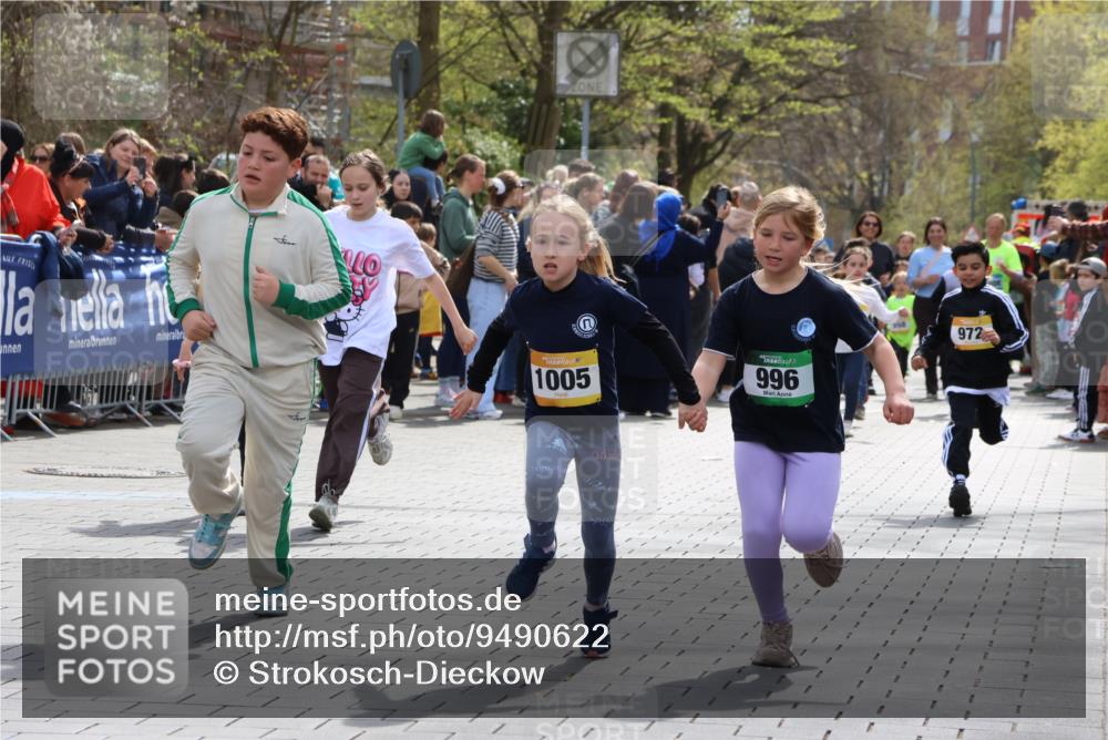 12.04.2026 - 45. Internationalen Wilhelmsburger Insellauf Strokosch-Dieckow http://msf.ph/oto/9490622 12.04.2026 14:21:26 Ziel 1630, 991, 302, 562, 309, 282, 528, 797, 984, 811, 128, 828, 1005, 925, 253, 988, 964, 972, 1627, 951, 260 meine-sportfotos.de
