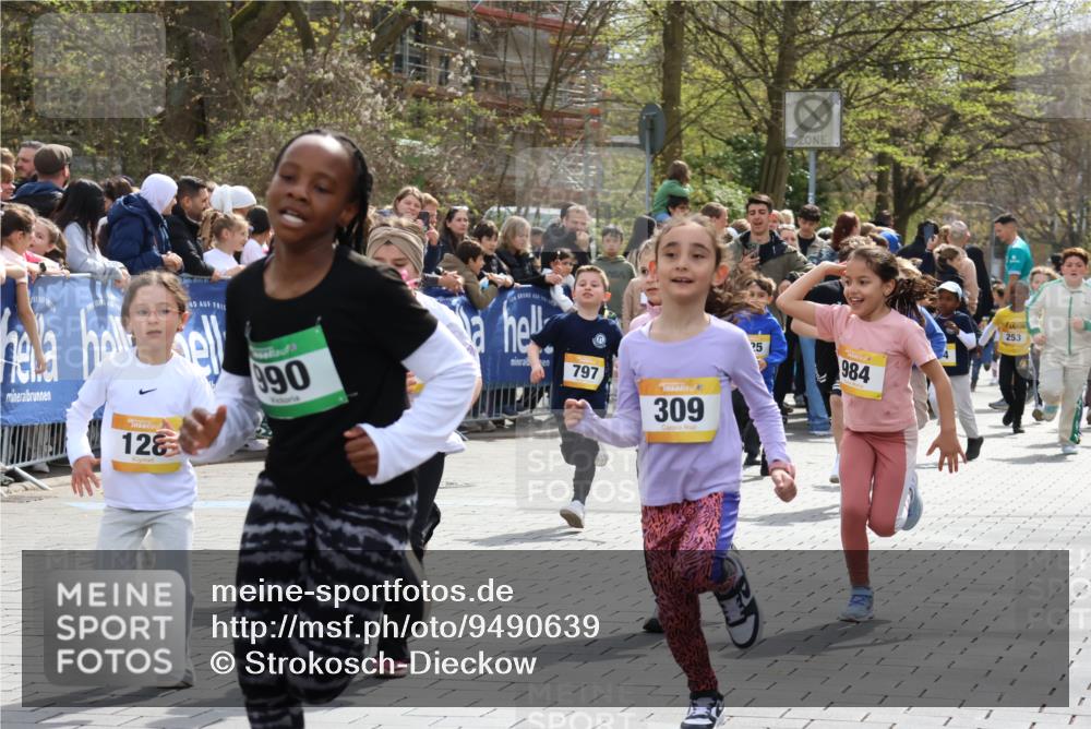 12.04.2026 - 45. Internationalen Wilhelmsburger Insellauf Strokosch-Dieckow http://msf.ph/oto/9490639 12.04.2026 14:21:22 Ziel 629, 566, 564, 607, 980, 1630, 991, 302, 562, 309, 282, 528, 797, 984, 811, 128, 828, 1005, 925, 253, 988, 964 meine-sportfotos.de