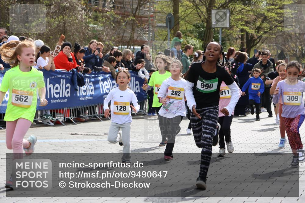 12.04.2026 - 45. Internationalen Wilhelmsburger Insellauf Strokosch-Dieckow http://msf.ph/oto/9490647 12.04.2026 14:21:21 Ziel 139, 1611, 629, 566, 564, 607, 980, 1630, 991, 302, 562, 309, 282, 528, 797, 984, 811, 128, 828, 1005, 925, 253, 988, 964 meine-sportfotos.de