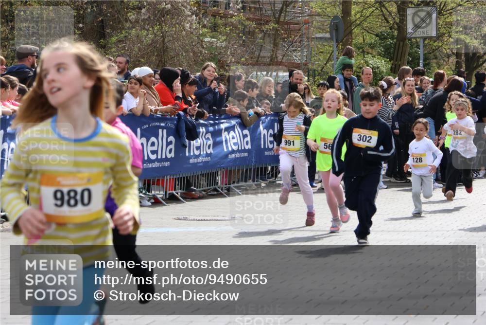 12.04.2026 - 45. Internationalen Wilhelmsburger Insellauf Strokosch-Dieckow http://msf.ph/oto/9490655 12.04.2026 14:21:19 Ziel 937, 263, 139, 1611, 629, 566, 564, 607, 980, 1630, 991, 302, 562, 309, 282, 528, 797, 984, 811, 128, 828, 1005 meine-sportfotos.de