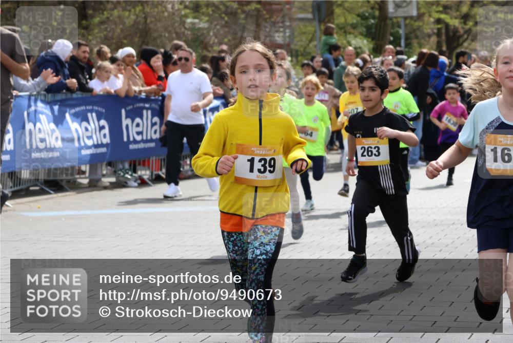 12.04.2026 - 45. Internationalen Wilhelmsburger Insellauf Strokosch-Dieckow http://msf.ph/oto/9490673 12.04.2026 14:21:14 Ziel 306, 1001, 130, 126, 460, 821, 99, 771, 62, 768, 937, 263, 139, 1611, 629, 566, 564, 607, 980, 1630, 991, 302 meine-sportfotos.de