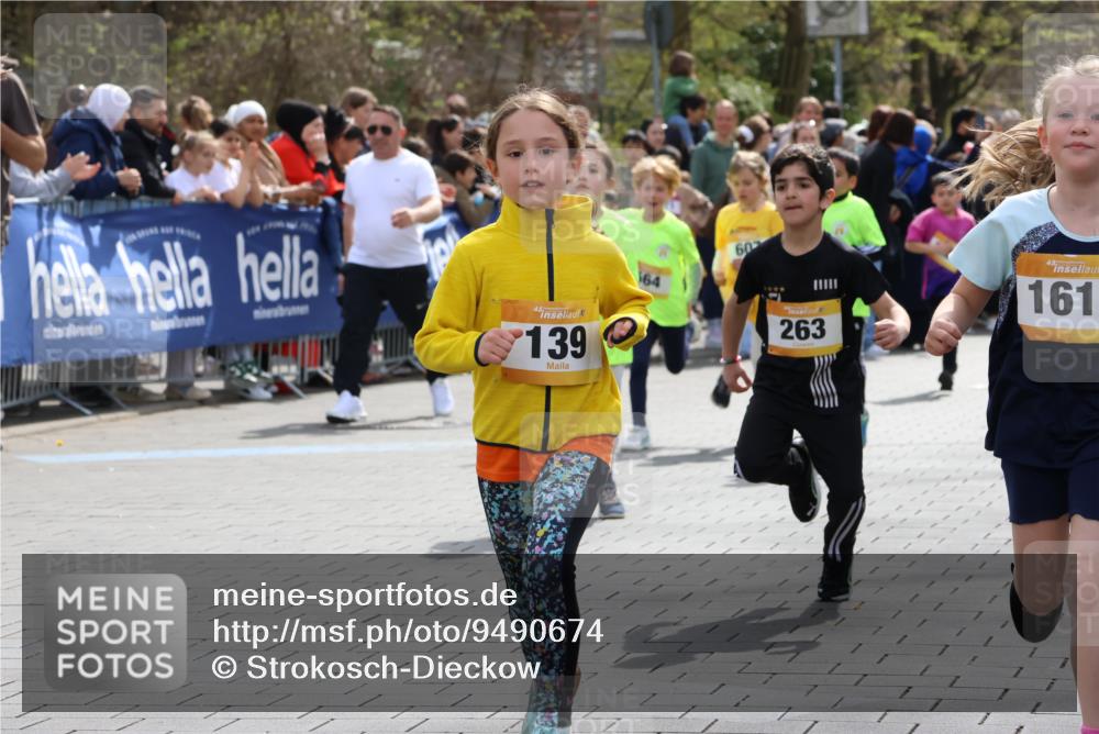 12.04.2026 - 45. Internationalen Wilhelmsburger Insellauf Strokosch-Dieckow http://msf.ph/oto/9490674 12.04.2026 14:21:14 Ziel 306, 1001, 130, 126, 460, 821, 99, 771, 62, 768, 937, 263, 139, 1611, 629, 566, 564, 607, 980, 1630, 991, 302 meine-sportfotos.de