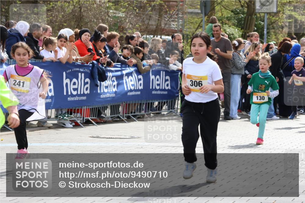 12.04.2026 - 45. Internationalen Wilhelmsburger Insellauf Strokosch-Dieckow http://msf.ph/oto/9490710 12.04.2026 14:21:05 Ziel 756, 1603, 162, 280, 149, 634, 812, 618, 241, 306, 1001, 130, 126, 460, 821, 99, 771, 62, 768 meine-sportfotos.de