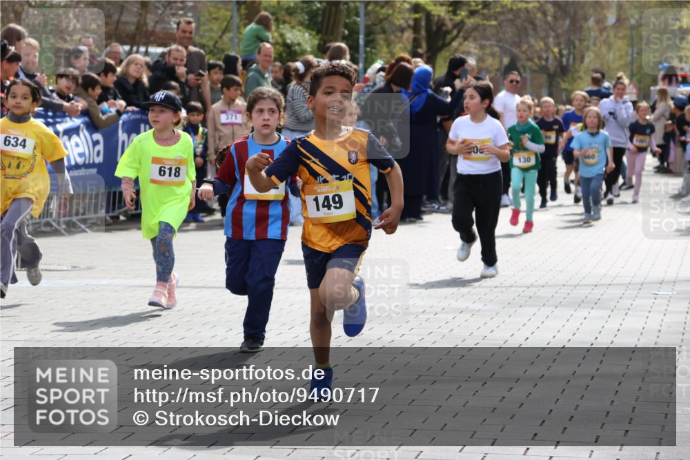 12.04.2026 - 45. Internationalen Wilhelmsburger Insellauf Strokosch-Dieckow http://msf.ph/oto/9490717 12.04.2026 14:21:03 Ziel 107, 818, 732, 756, 1603, 162, 280, 149, 634, 812, 618, 241, 306, 1001 meine-sportfotos.de