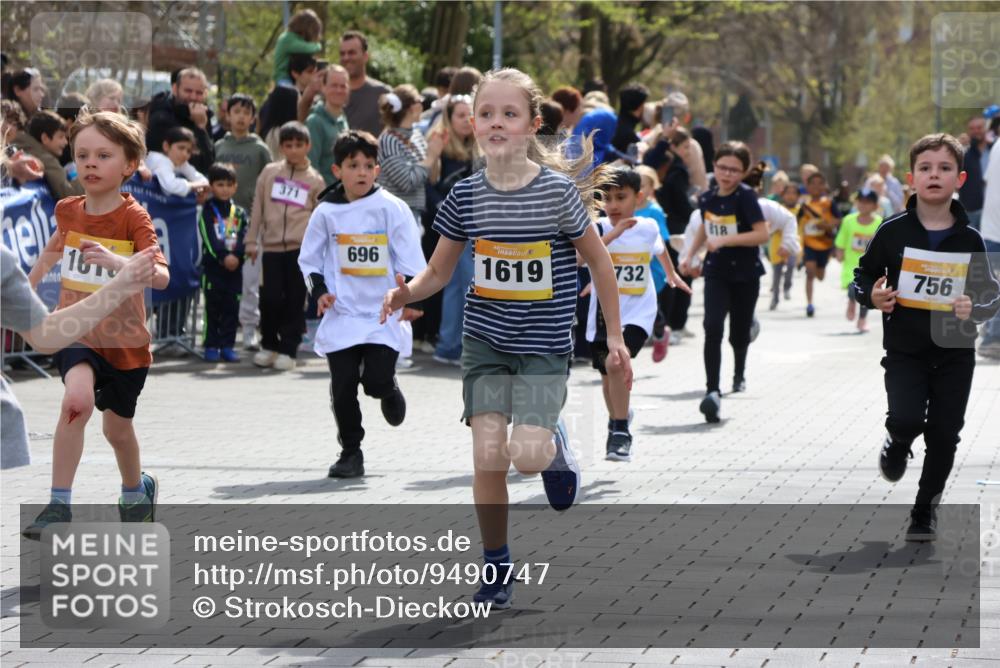 12.04.2026 - 45. Internationalen Wilhelmsburger Insellauf Strokosch-Dieckow http://msf.ph/oto/9490747 12.04.2026 14:20:55 Ziel 760, 257, 463, 437, 1616, 692, 696, 107, 818, 732, 756, 1603, 162 meine-sportfotos.de