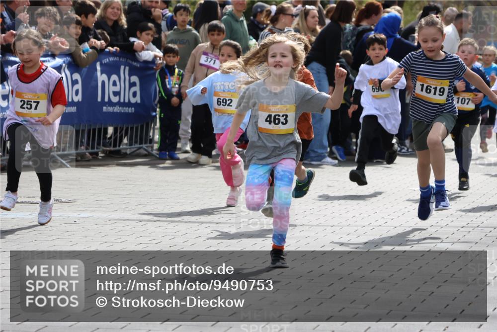 12.04.2026 - 45. Internationalen Wilhelmsburger Insellauf Strokosch-Dieckow http://msf.ph/oto/9490753 12.04.2026 14:20:54 Ziel 1605, 278, 760, 257, 463, 437, 1616, 692, 696, 107, 818, 732, 756, 1603, 162 meine-sportfotos.de