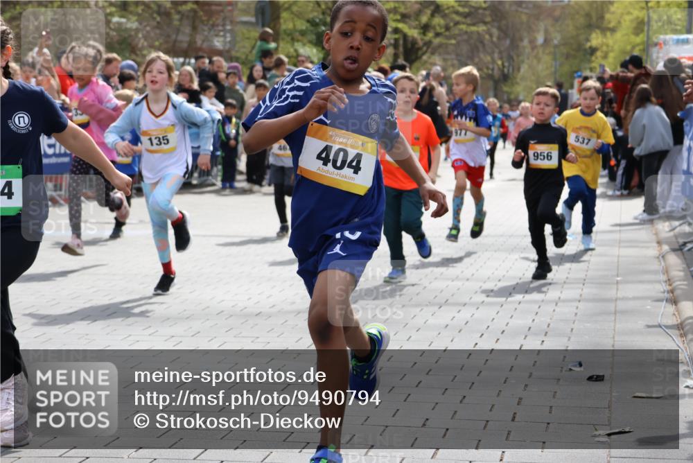 12.04.2026 - 45. Internationalen Wilhelmsburger Insellauf Strokosch-Dieckow http://msf.ph/oto/9490794 12.04.2026 14:20:43 Ziel 301, 61, 237, 578, 751, 940, 958, 832, 1610, 3, 285, 1073, 767, 404, 318, 539, 431, 135, 545, 537, 30, 133, 977, 84, 1606, 473, 956, 467, 324, 299, 1605, 278 meine-sportfotos.de