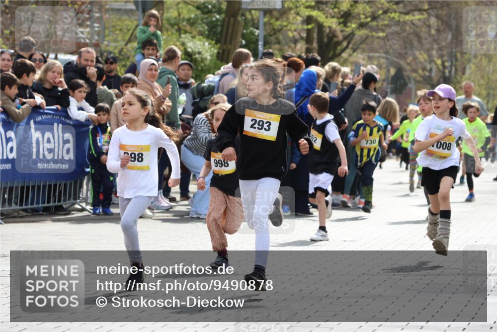12.04.2026 - 45. Internationalen Wilhelmsburger Insellauf Strokosch-Dieckow http://msf.ph/oto/9490878 12.04.2026 14:20:20 Ziel 1623, 844, 34, 949, 1607, 29, 948, 1058, 966, 998, 228, 298, 293, 744, 1008, 747, 262, 598, 730, 632, 1608 meine-sportfotos.de