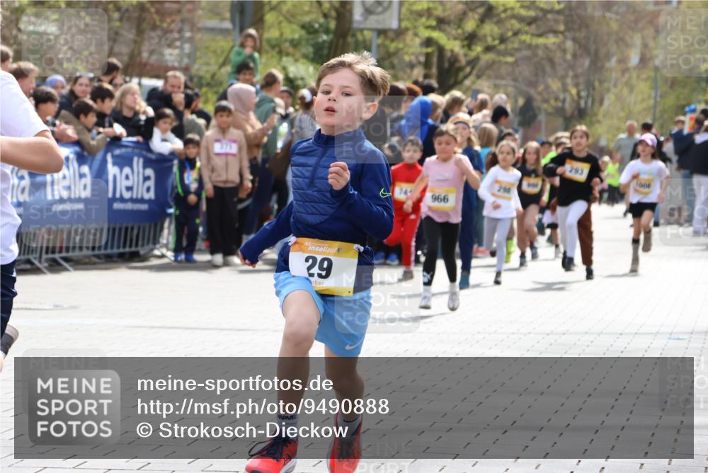 12.04.2026 - 45. Internationalen Wilhelmsburger Insellauf Strokosch-Dieckow http://msf.ph/oto/9490888 12.04.2026 14:20:17 Ziel 750, 1623, 844, 34, 949, 1607, 29, 948, 1058, 966, 998, 228, 298, 293, 744, 1008, 747, 262, 598 meine-sportfotos.de