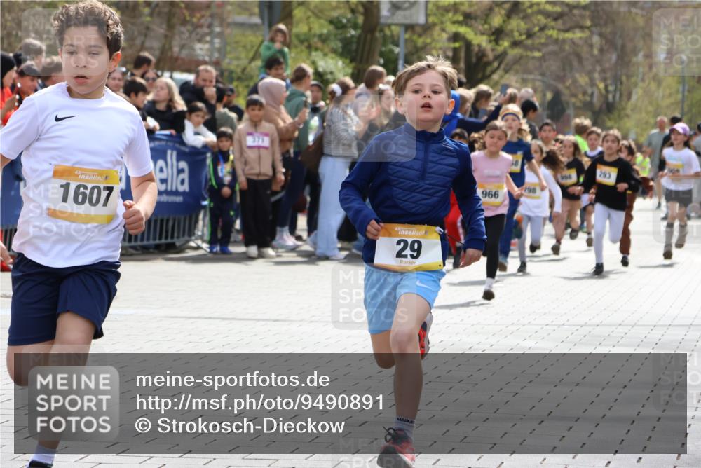 12.04.2026 - 45. Internationalen Wilhelmsburger Insellauf Strokosch-Dieckow http://msf.ph/oto/9490891 12.04.2026 14:20:17 Ziel 750, 1623, 844, 34, 949, 1607, 29, 948, 1058, 966, 998, 228, 298, 293, 744, 1008, 747, 262, 598 meine-sportfotos.de